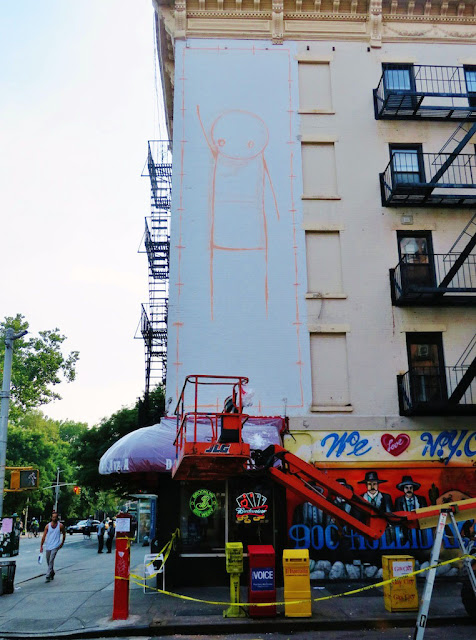 Street Art By British Artist Stik In New York City, USA. 4