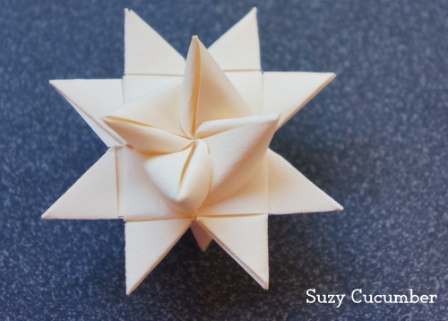 Suzy Cucumber Craft Book Challenge Week 48 German Paper Star