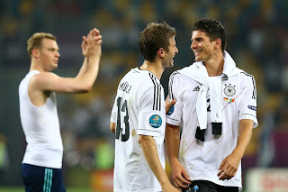 Muller and Gomez