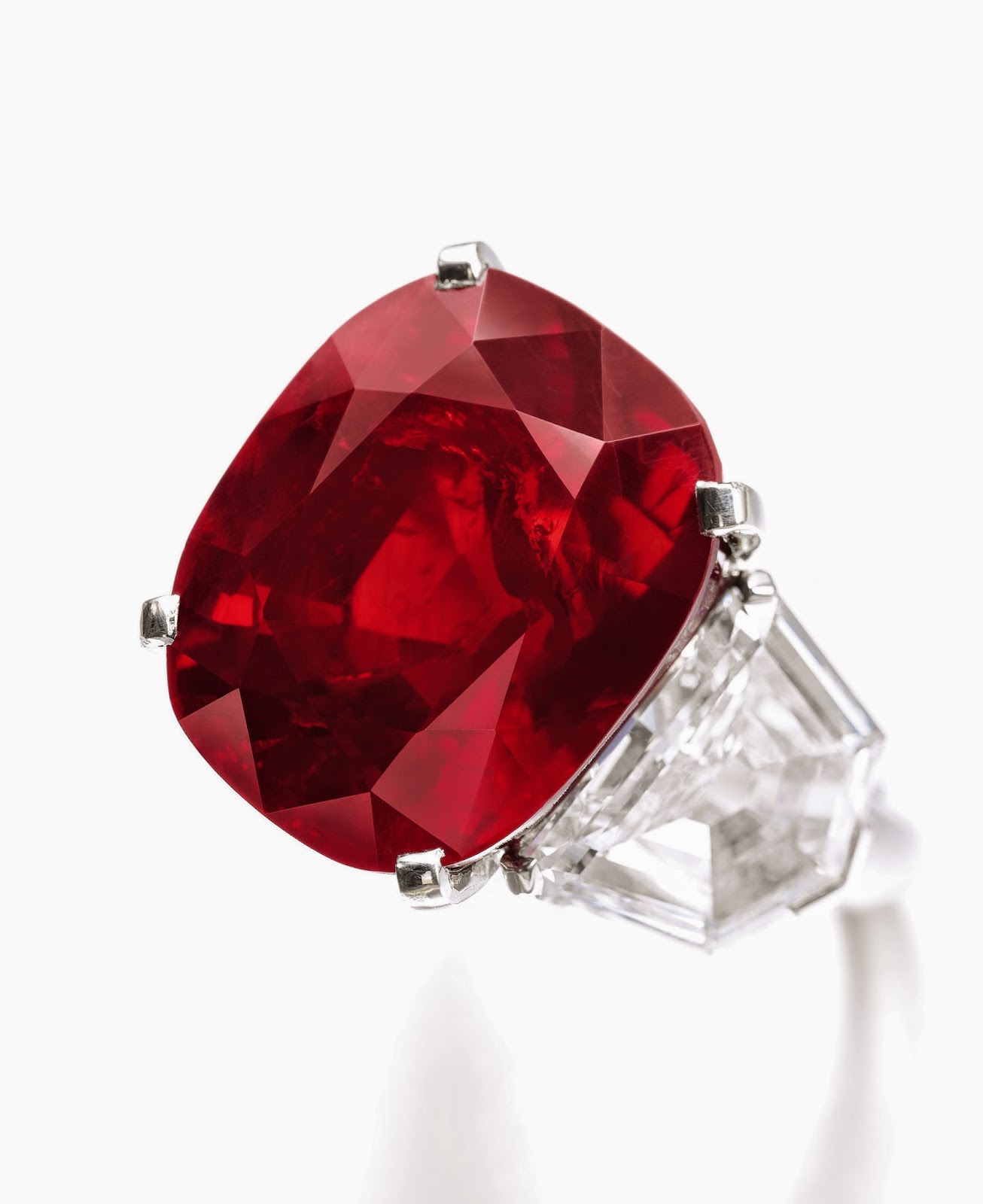 Jewelry News Network 25Carat Ruby Ring By Cartier Fetches World