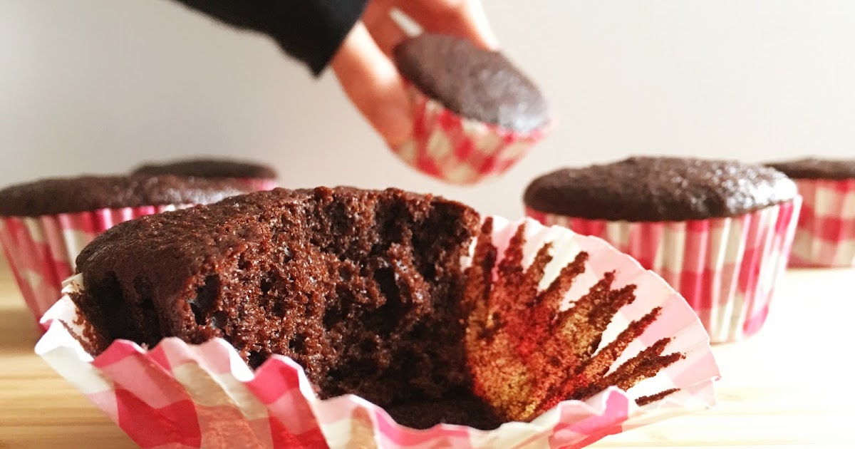 Fueling with Flavour Chocolate Applesauce Muffin