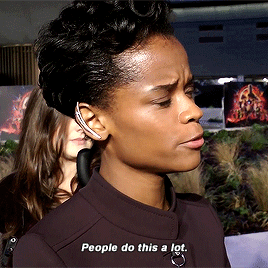 요즘 흑인 사회에 유행하는 인사법