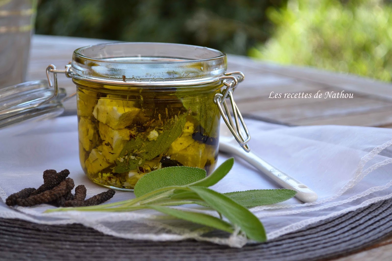 Ma cuisine au fil de mes idées... Feta marinée "maison" à la sauge et
