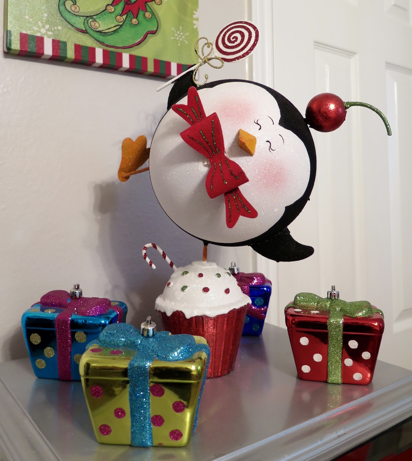 Life By The Pool. . .it's just BETTER!: Holiday Home Tour - The Grinch Bedroom