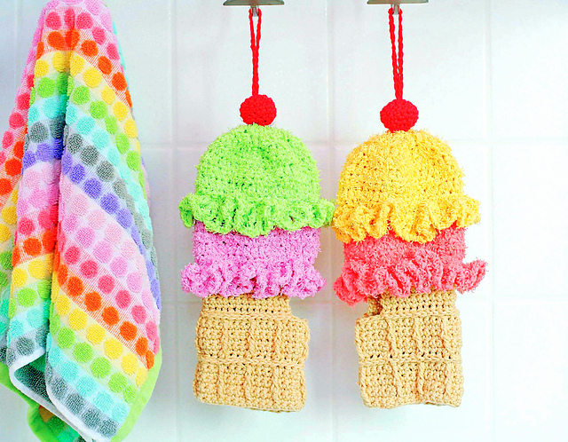 Ice Cream Cone Shower Mitt crochet pattern