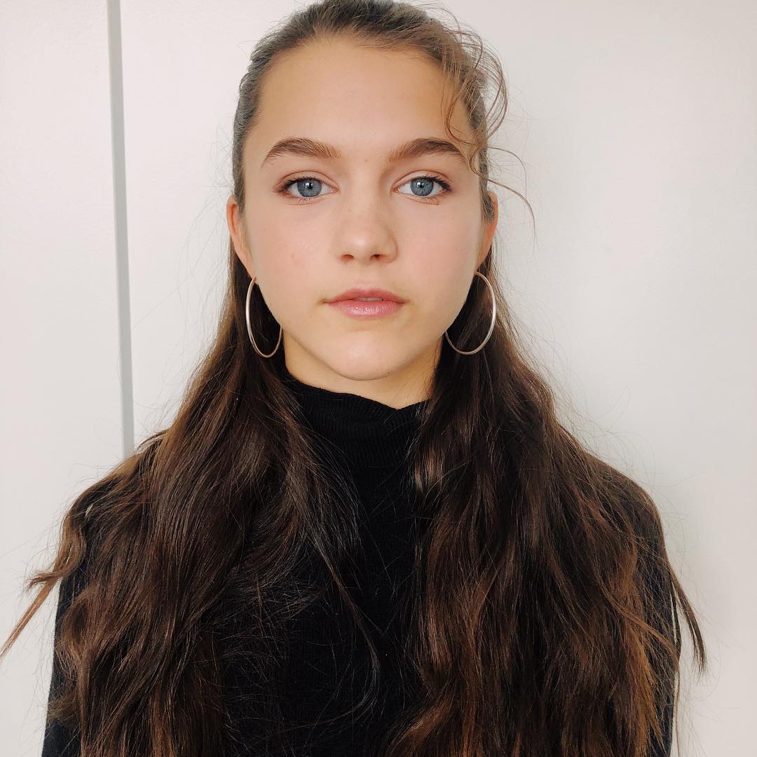 Starlet Arcade: Hot Chloe East