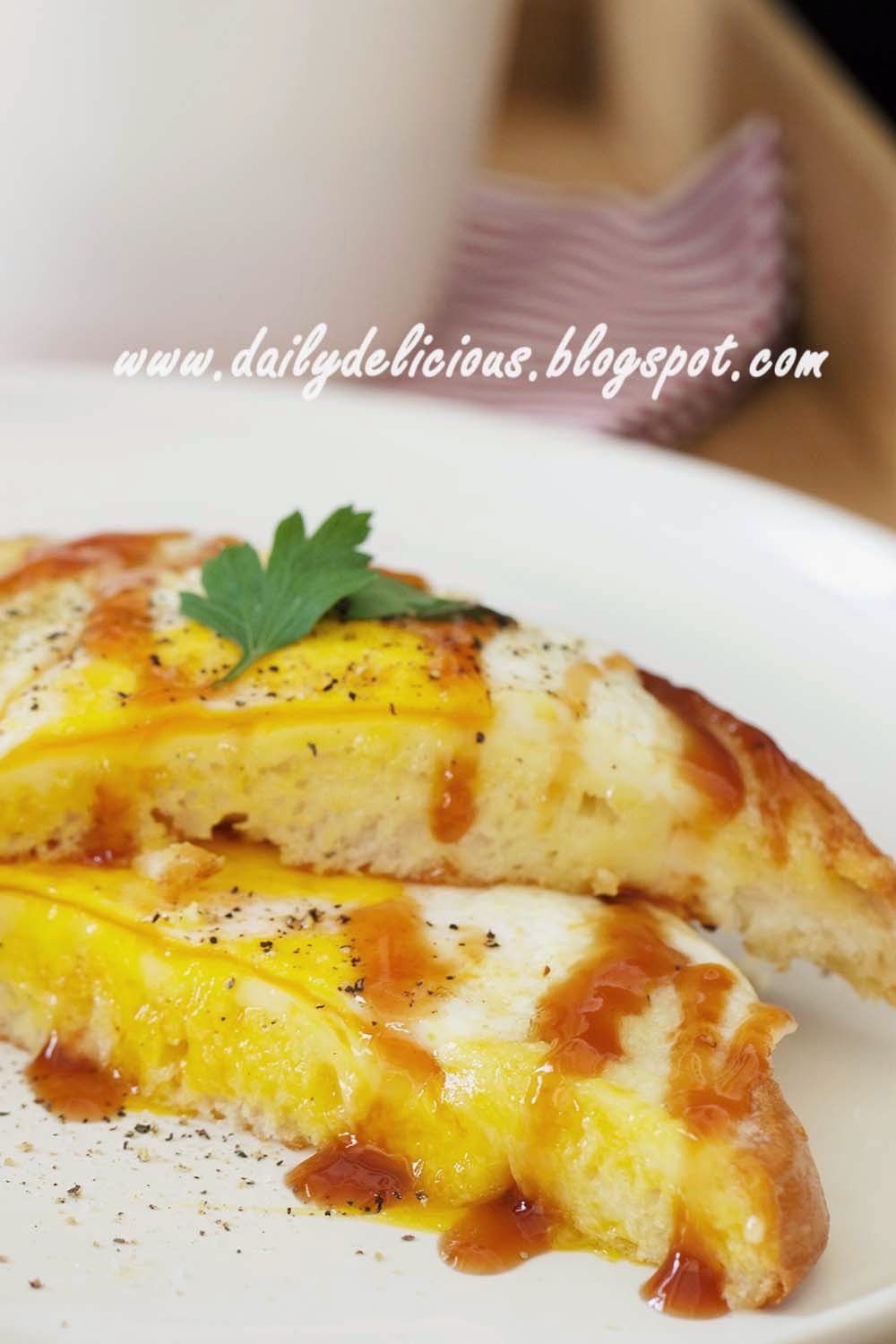 dailydelicious: Good morning!: Egg and Cheese Breakfast Sandwich