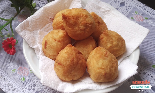 Coxinha com massa de mandioca