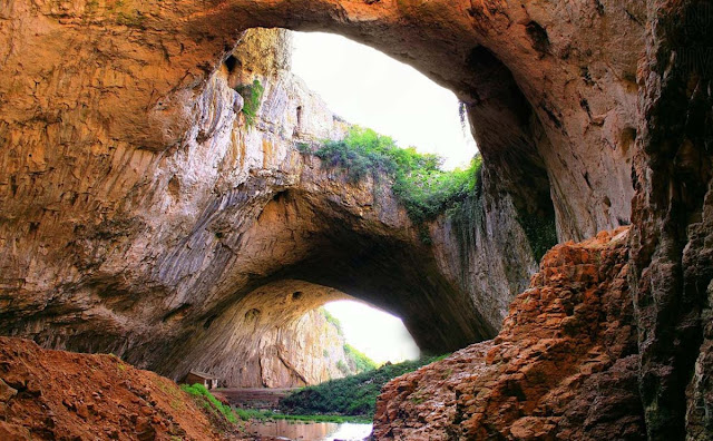 Devetashka cave - Bulgária