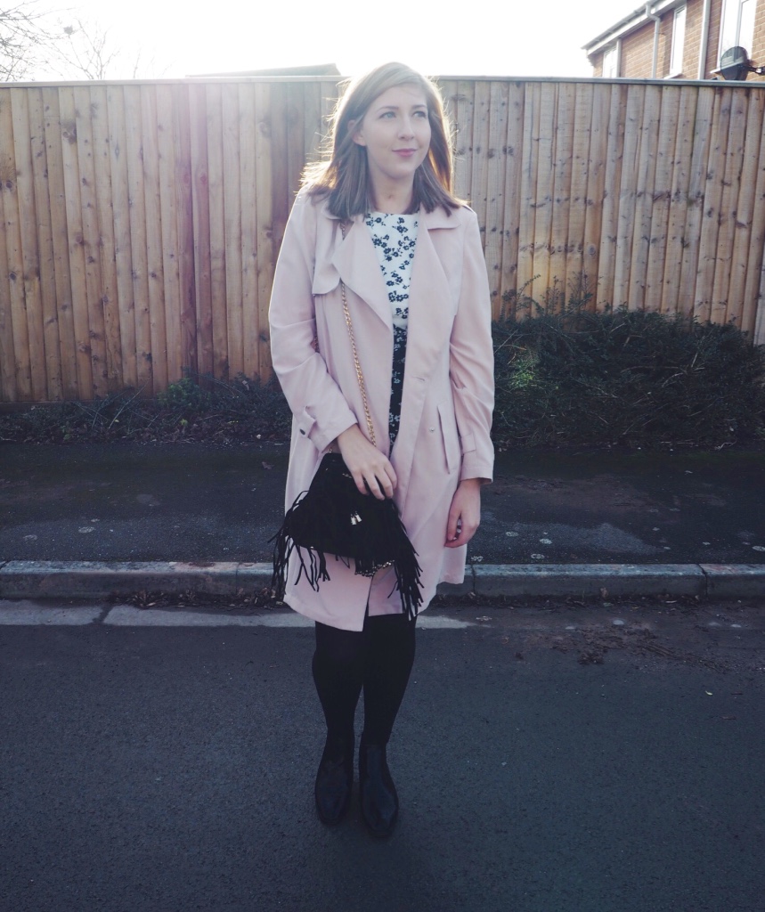 asos, ASDA, asseenonme, wiw, whatimwearing, chelseaboots, fbloggers, blackandwhite, blackandwhiteflorals, floraldress, fashionpost, fashionbloggers, pinktrench, ootd, outfitoftheday, lotd, lookoftheday