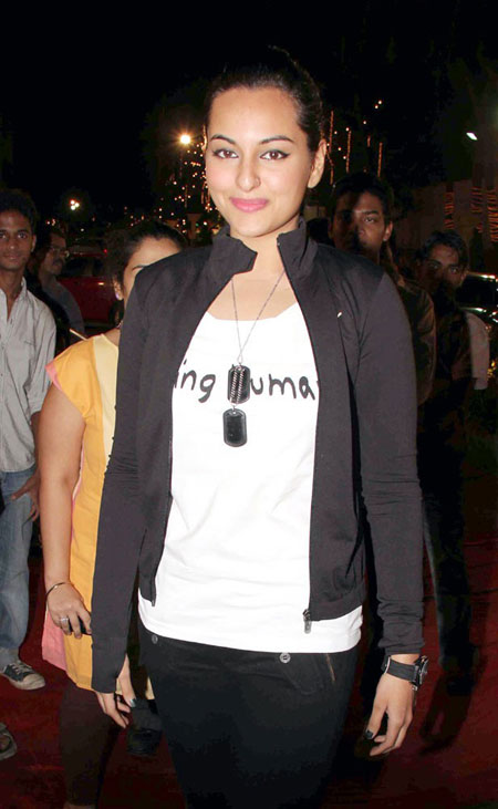 Sonakshi Sinha Pics from an event in Wstern Dress