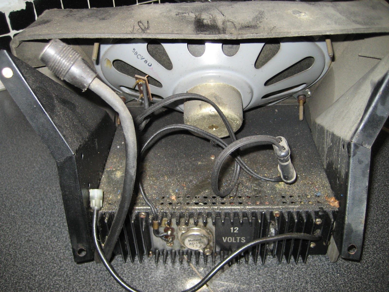 Austin Healey Sprite MK3 restoration: Cleaning and verifying the radio