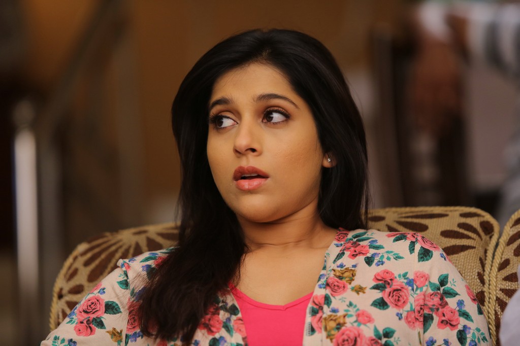 South Indian TV Anchor Rashmi Gautam Hot Oily Face Close Up Funny Photos