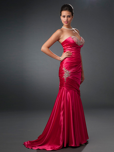 D Shade'z: Romantic Red Gowns