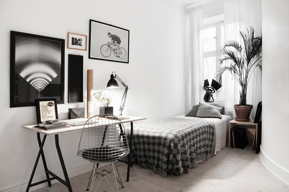 découvrir l'endroit du décor : NOIR ET BLANC COLORISÉE