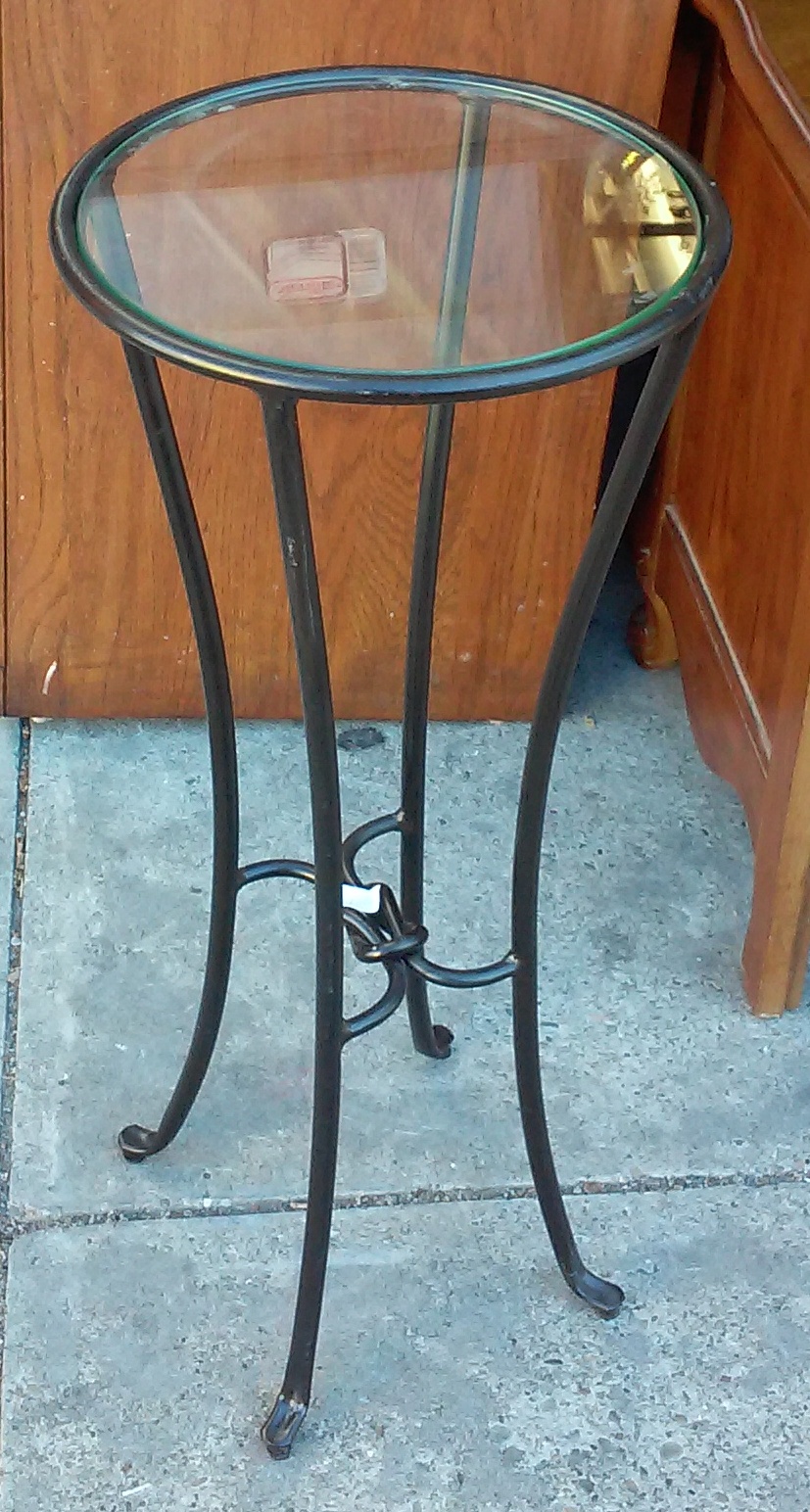 UHURU FURNITURE & COLLECTIBLES SOLD 9022 Iron and Glass 28" Tall
