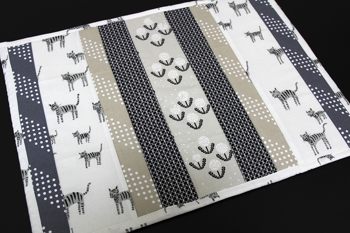 A Bit of Scrap Stuff Sewing, Quilting, and Fabric Fun Placemats with