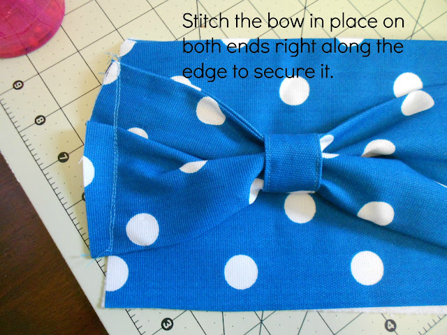 Living, Loving, Crafting: Bow Clutch