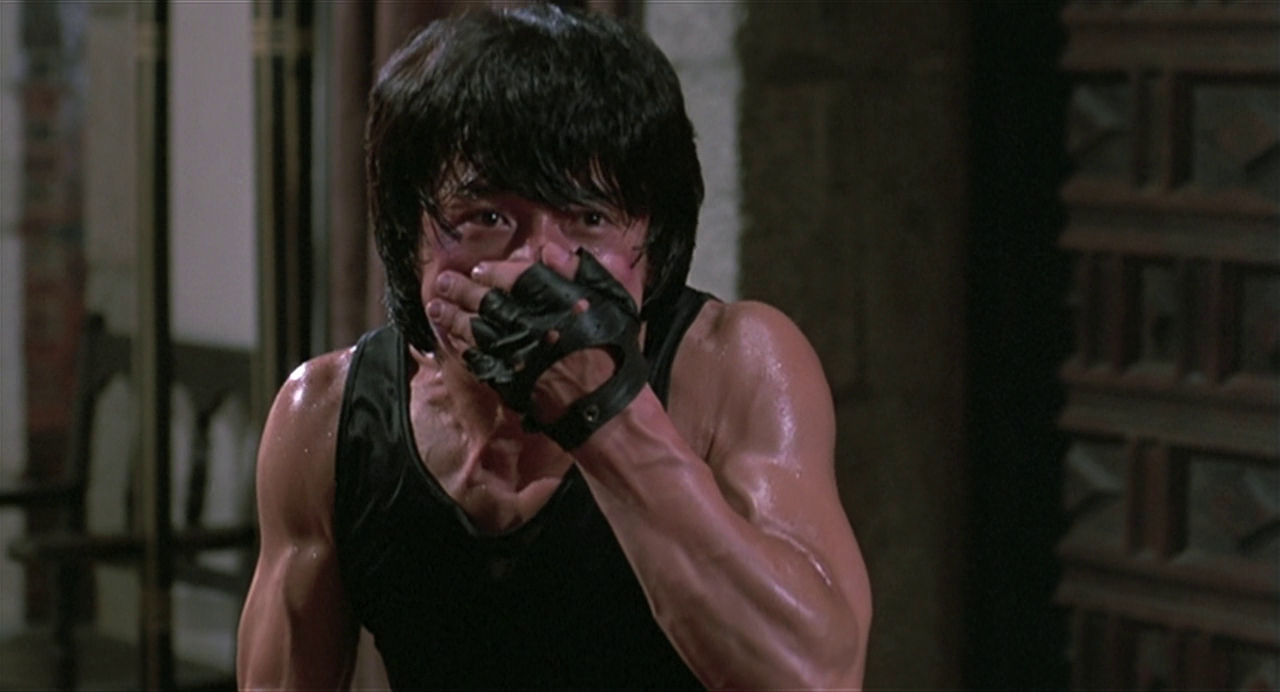 Джеки чан на аву. Джеки чан драка. Джеки чан в бою. Джеки чан полицейский. Бой джеки чана и бенни уркидес.