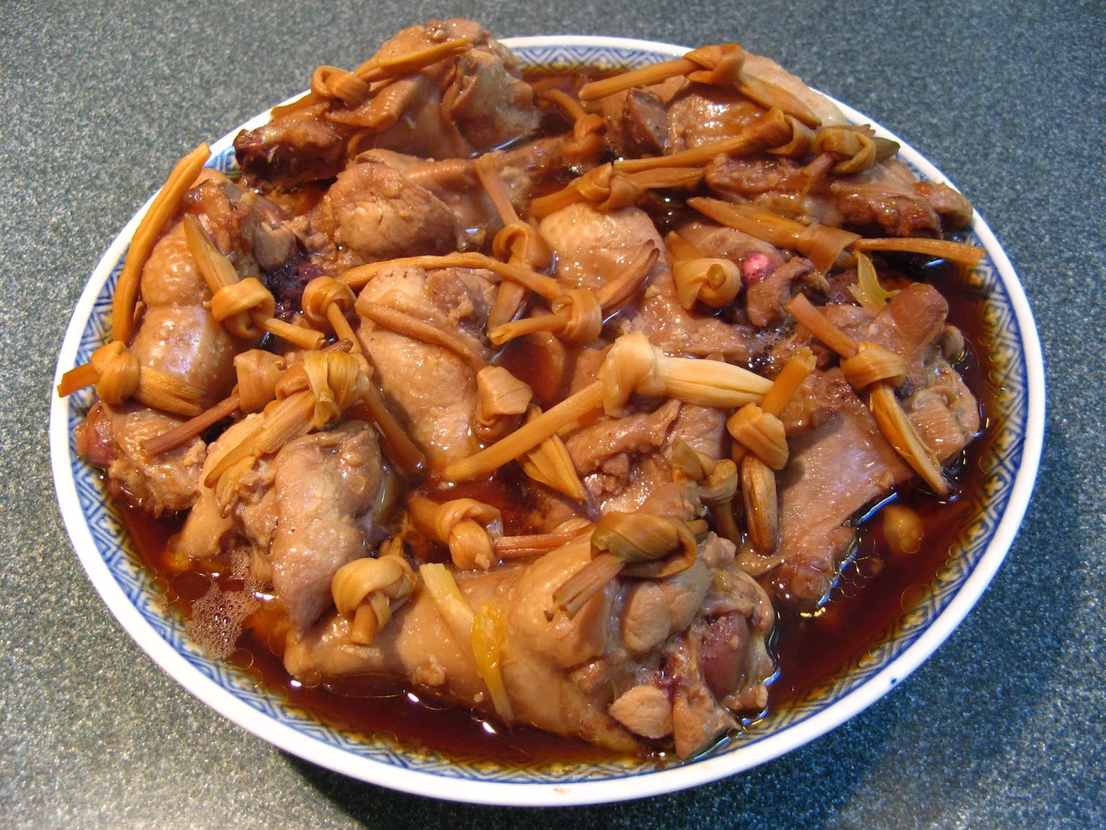 Duck Soup Easy Steamed Chicken Wings with Dried Lily Flowers (金針蒸鷄翼