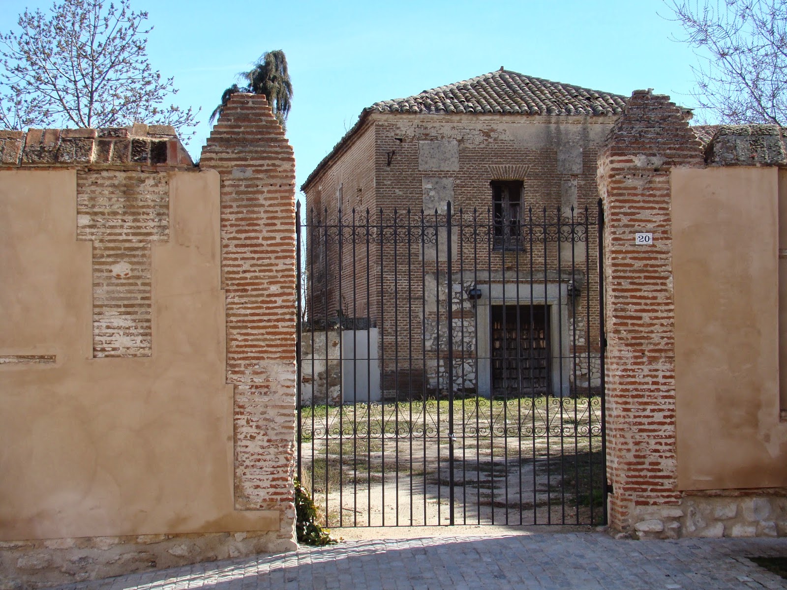 Arevaceos EL ANTIGUO COLEGIO DE LOS JESUITAS INCLUIDO EN LA LISTA ROJA