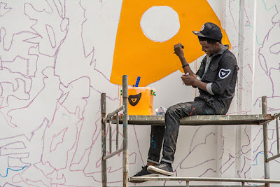D1%2B%252885%2529 Lagos gets a new make over from Graffiti Artist, Osa Seven!