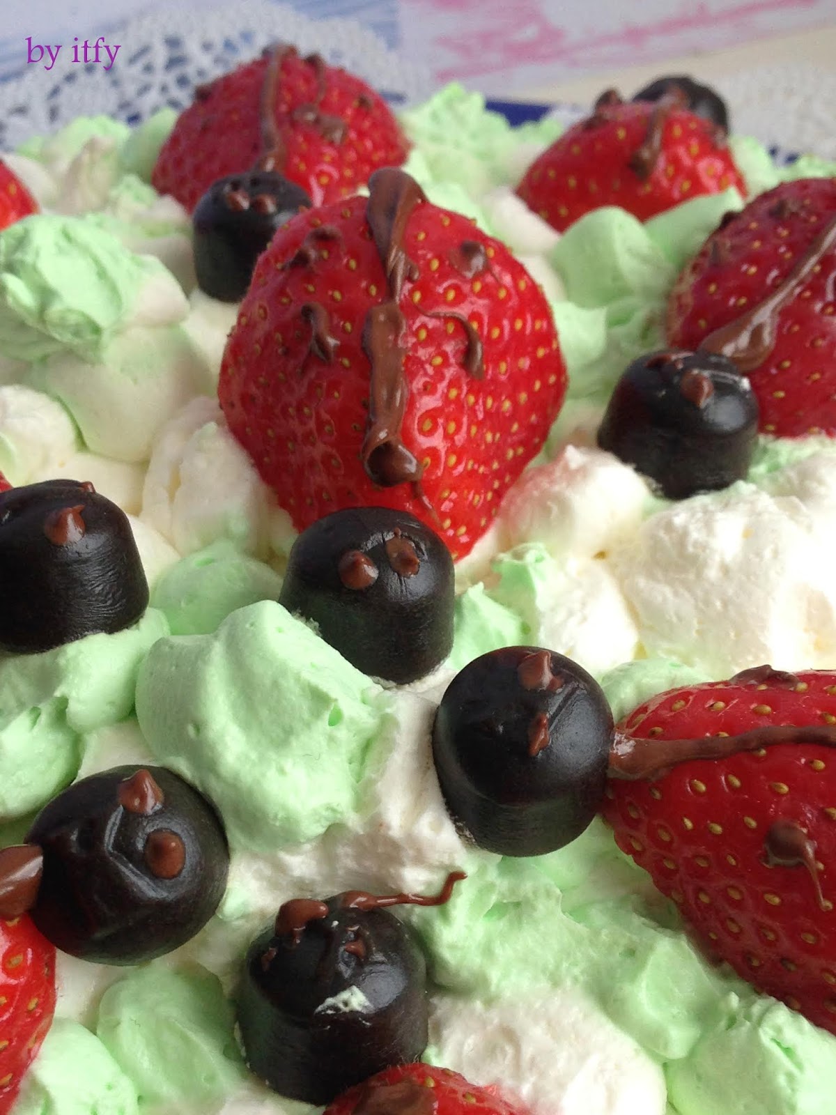 I Test For You Sonntagskuchen Marienkafer Kuchen Begrusst Den