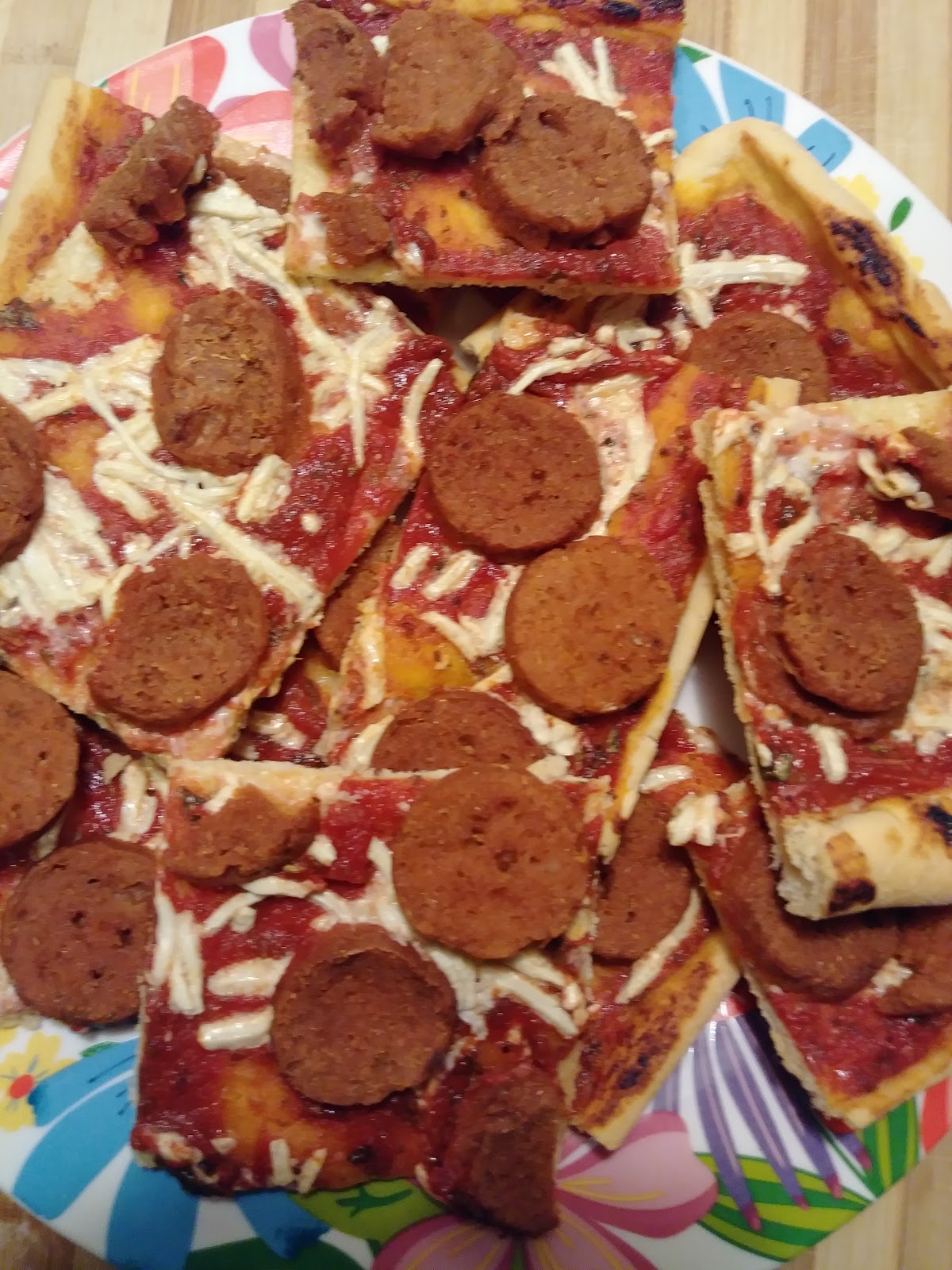 Theveganlicious Seitan Roni Pizza!