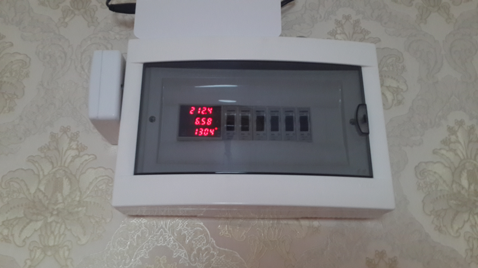 ev sigorta kutusuna ray tipi elektrik