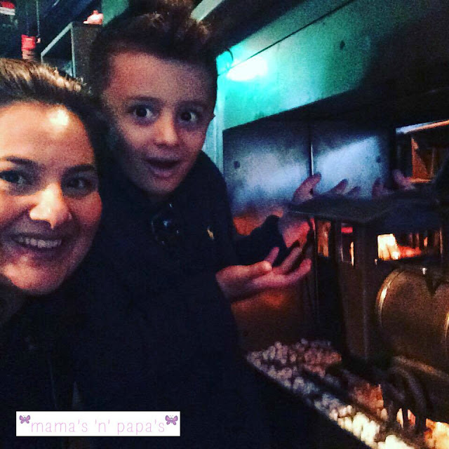 Δύο ξεροκέφαλες κουτάλες Θέατρο Τρένο στο Ρουφ