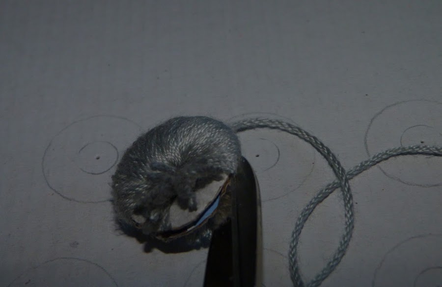 isabelvintage-vintage-almohadon-pompones-estarcido