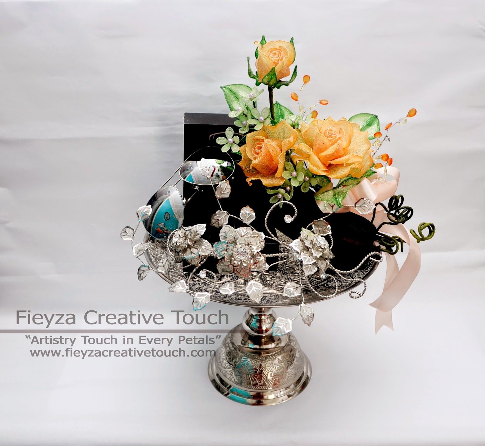Hand made flower from American Dip Flower ( Hydrengea gold & black ) **Bunga  Pahar Dip Hydrengea