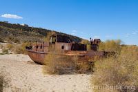 Fuente: https://albumfotos.es/galeria-imagenes/uploads/fotos/thumbs/barco-en-el-mar-seco-de-aral__MG_8156_contenido.jpg El mar llegaba al acantilado