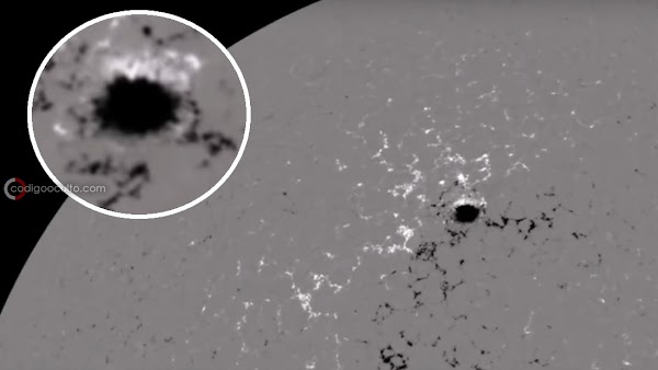 VIDEO: Un extraño fenómeno muestra como un enorme agujero arroja gases de su interior. VIDEO: Un extraño fenómeno muestra como un enorme agujero arroja gases de su interior.