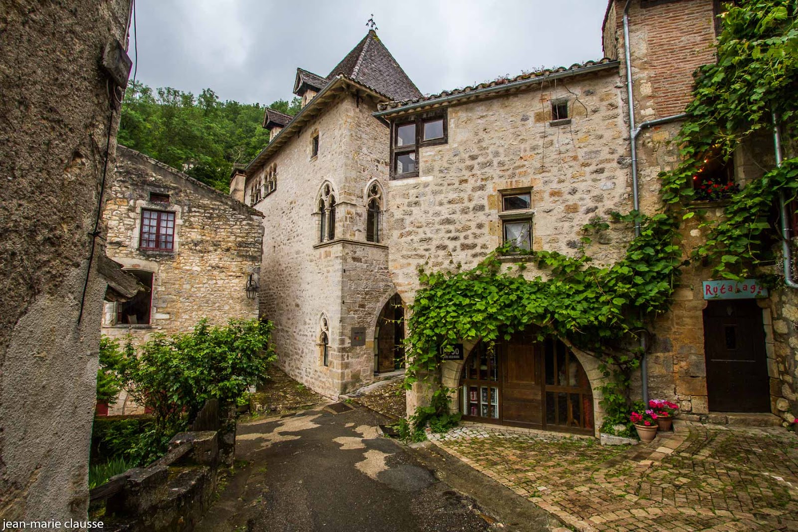 Découvrir la France en photos 7 SAINTCIRQLAPOPIE. (Lot 46)