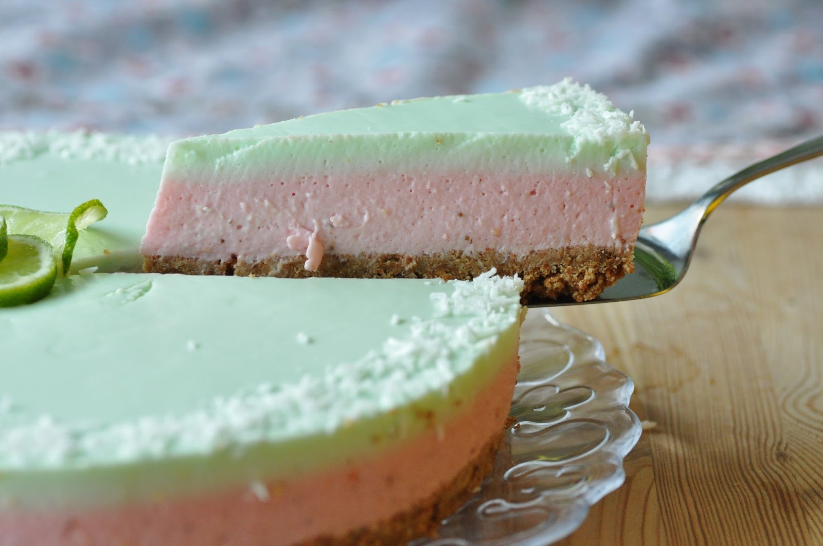 miss.sweetkitchen: Eine No Bake Erdbeer-Limetten-Torte