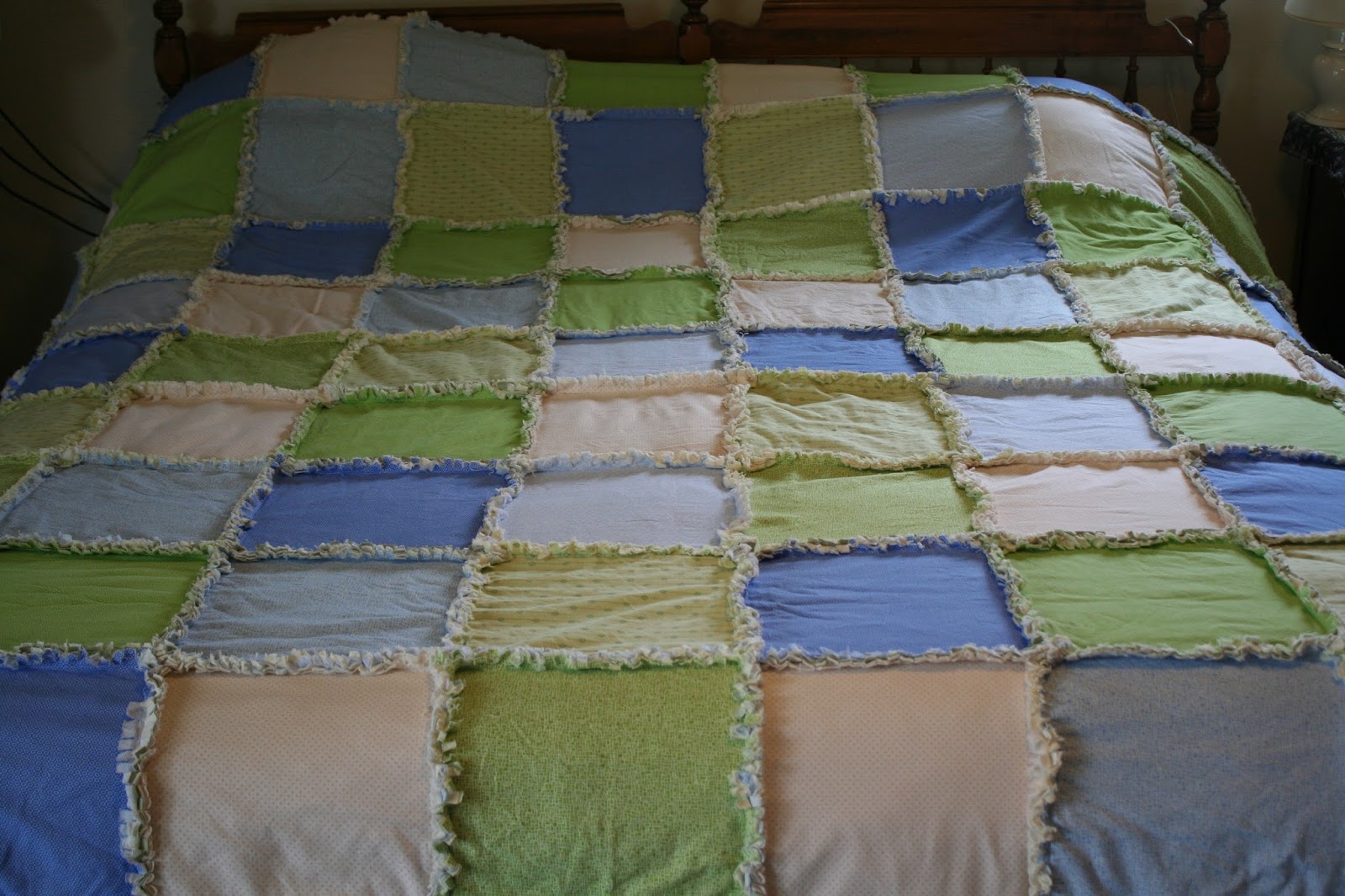 Deerecountry Quilts Green and blue rag quilt