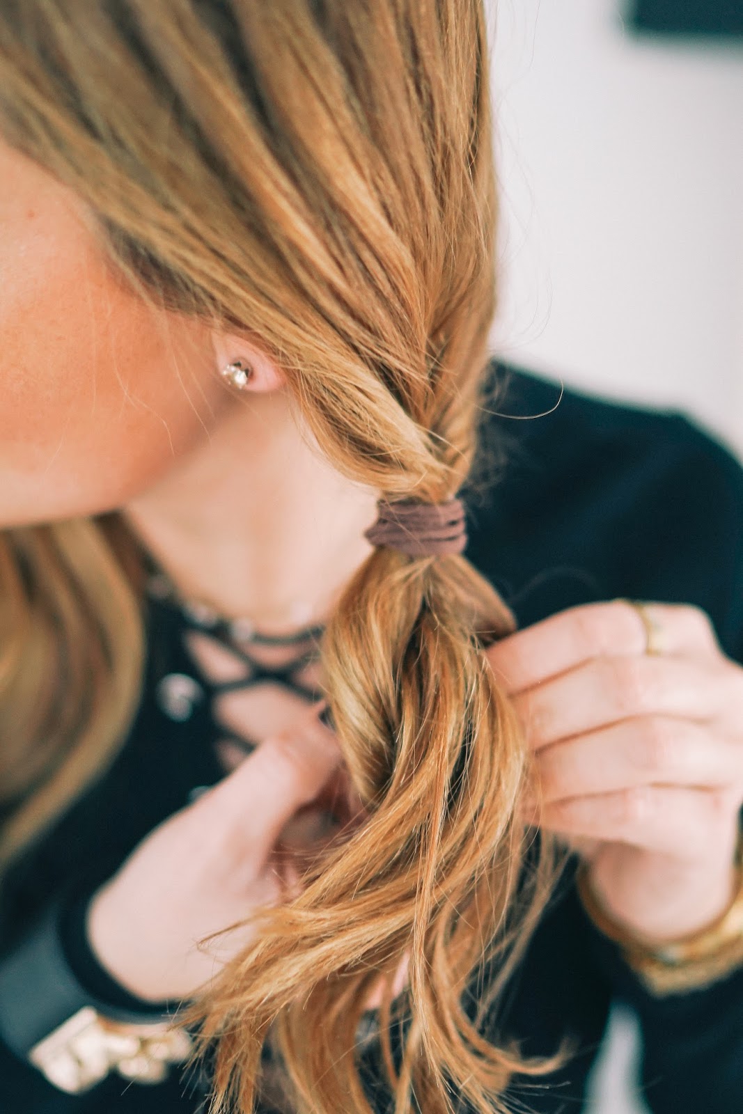 Wie Style ich meine Haare Zwei Zöpfe mal anders FASHIONSTYLEBYJOHANNA / FASHIONBLOG