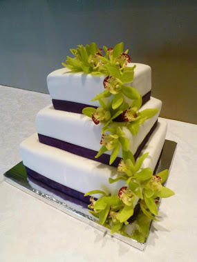 Fresh Flowers Wedding Cake