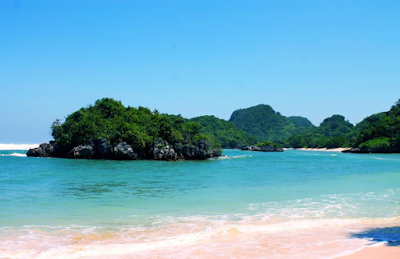 Wisata Pantai Gatra di Malang, Pesona Pantai Yang Masih Alami Di Malang Wisata Pantai Gatra di Malang, Pesona Pantai Yang Masih Alami Di Malang