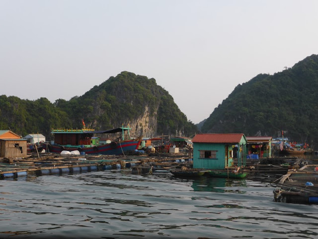 Bahía de Lan Ha, pueblo flotante