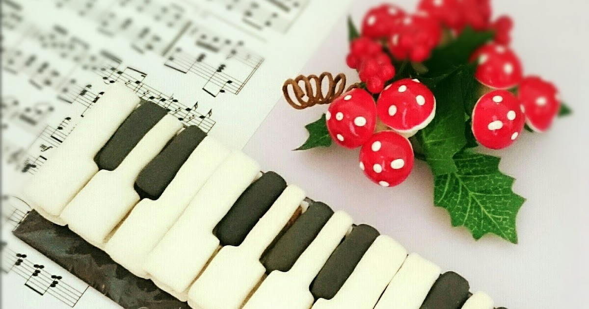 Loving Creations for You Piano Keyboard Macarons (template provided)