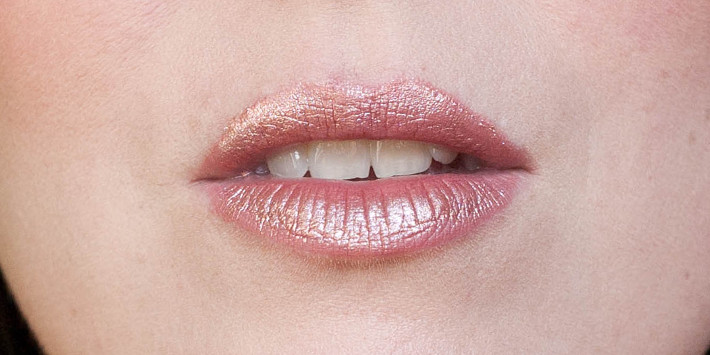 Beauty: H&M metallic Dazzle Lip Topper To Boldly Glow