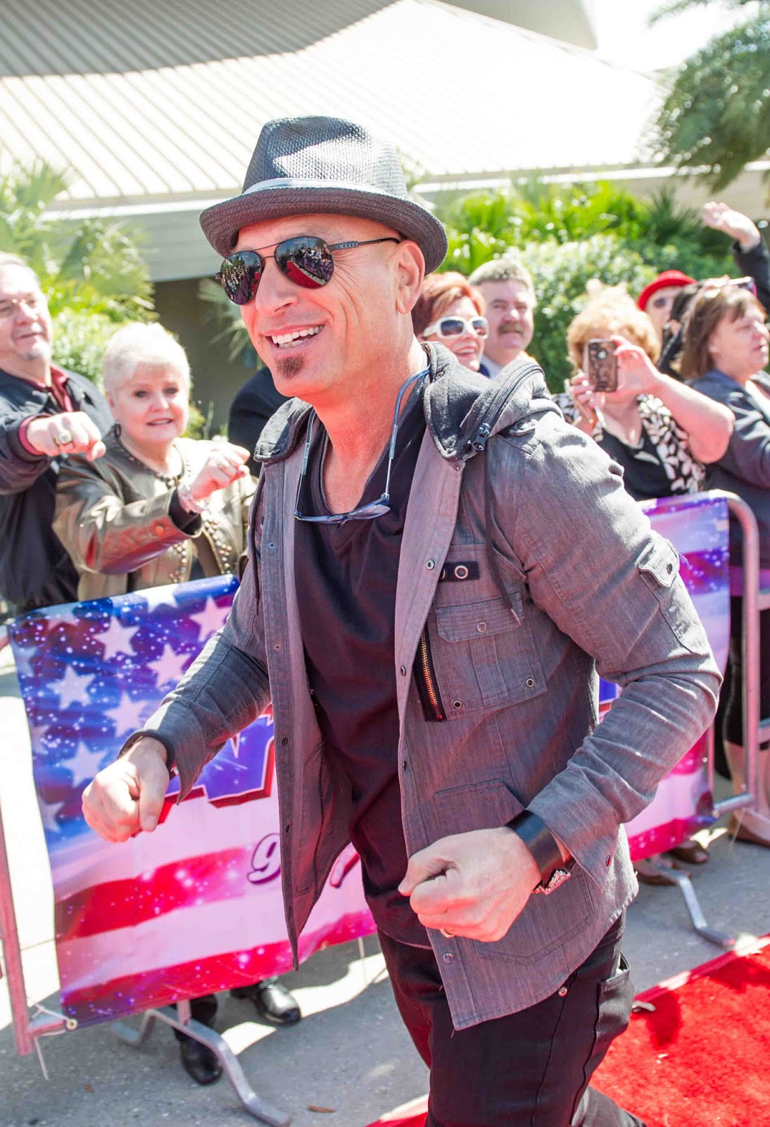 http://3.bp.blogspot.com/-x1FlaXDrjW8/UTVbd4v7hNI/AAAAAAACtm0/FW1NNJv9HRM/s1600/Howie_Mandel.jpg