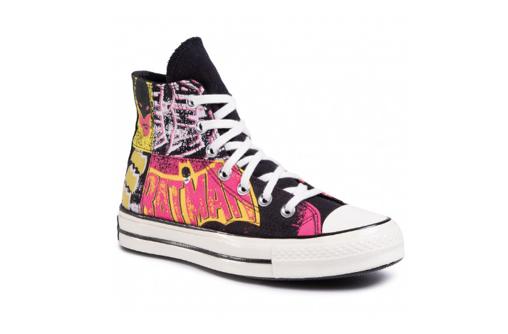 Tenisi moderni de dama Converse inalti cu imprimeu colorat reducere Tenisi moderni de dama Converse inalti cu imprimeu colorat reducere