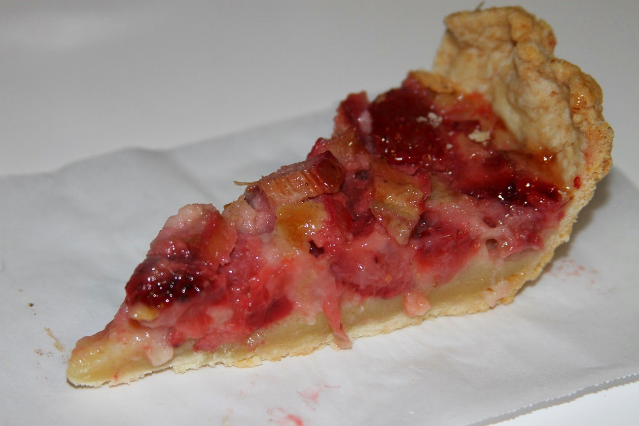 DAYDREAMEL Strawberry Rhubarb Custard Pie