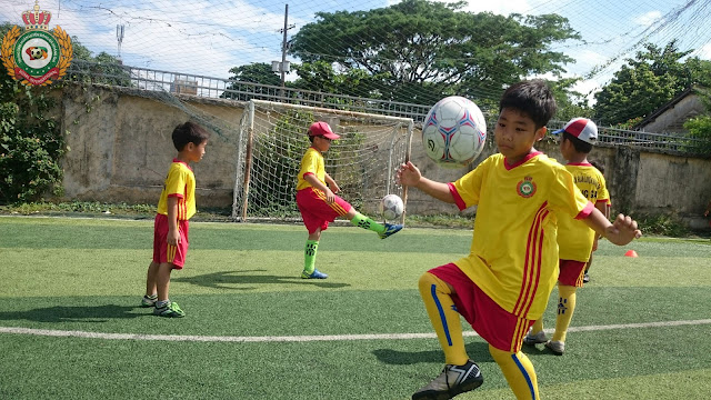 Học bóng đá cho thiếu nhi tại Dĩ An Bình Dương