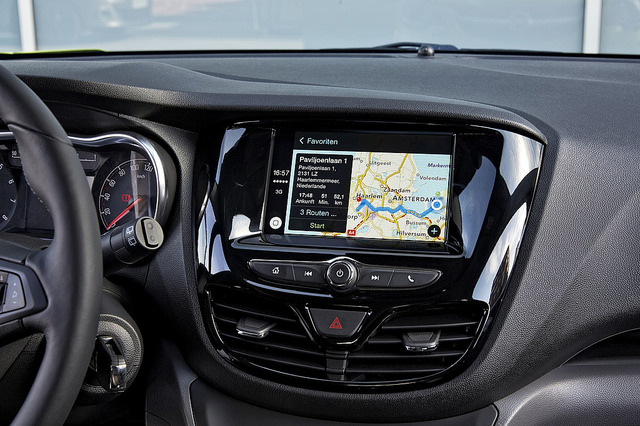 Apple CarPlay Navigation and Entertainment