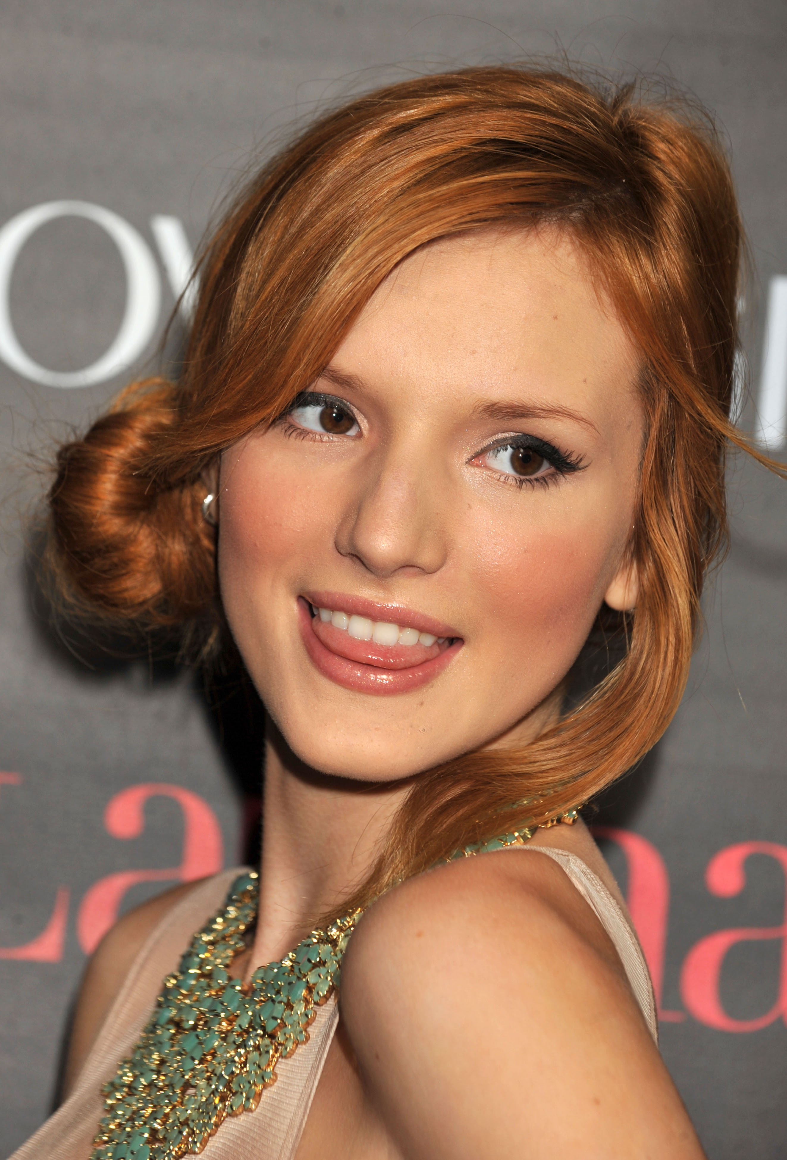 Bella Thorne pictures gallery (49) | Film Actresses