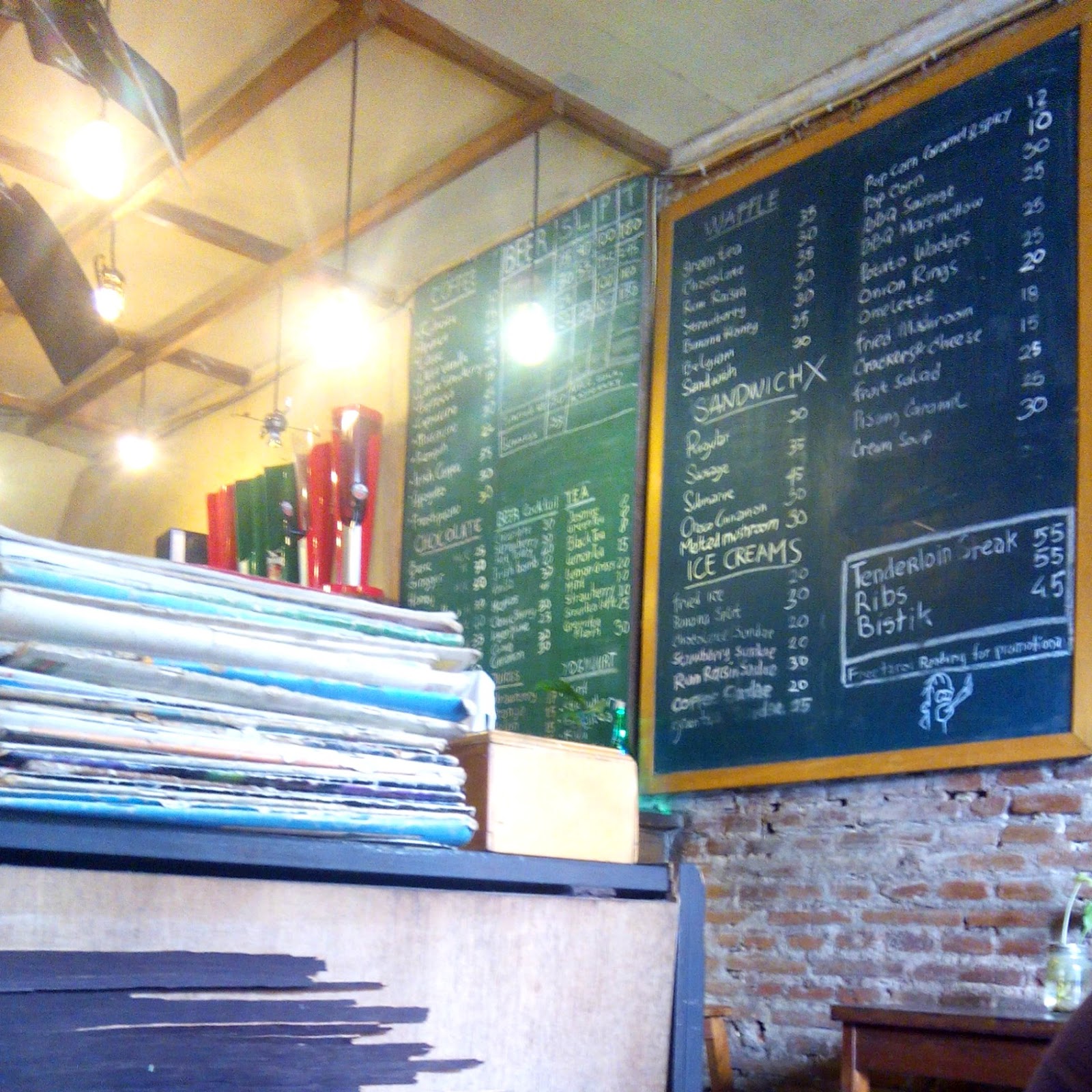 Houten Hand coffee & Beer House, Malang, jadi minoritas di tempat para